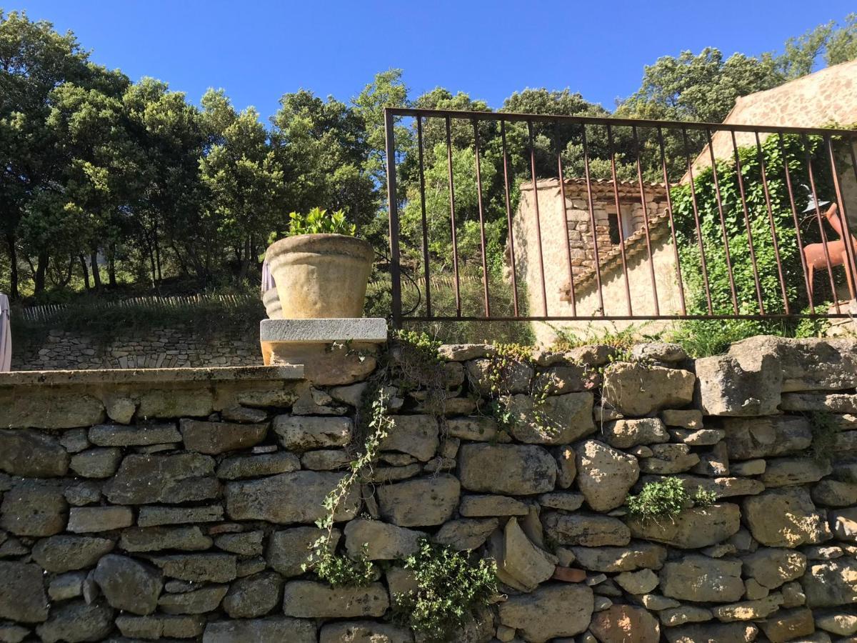 Les Gouts Et Les Couleurs Aparthotel Cucuron Exterior foto