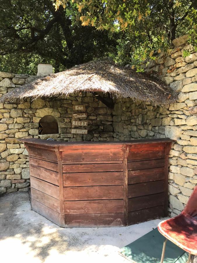 Les Gouts Et Les Couleurs Aparthotel Cucuron Exterior foto
